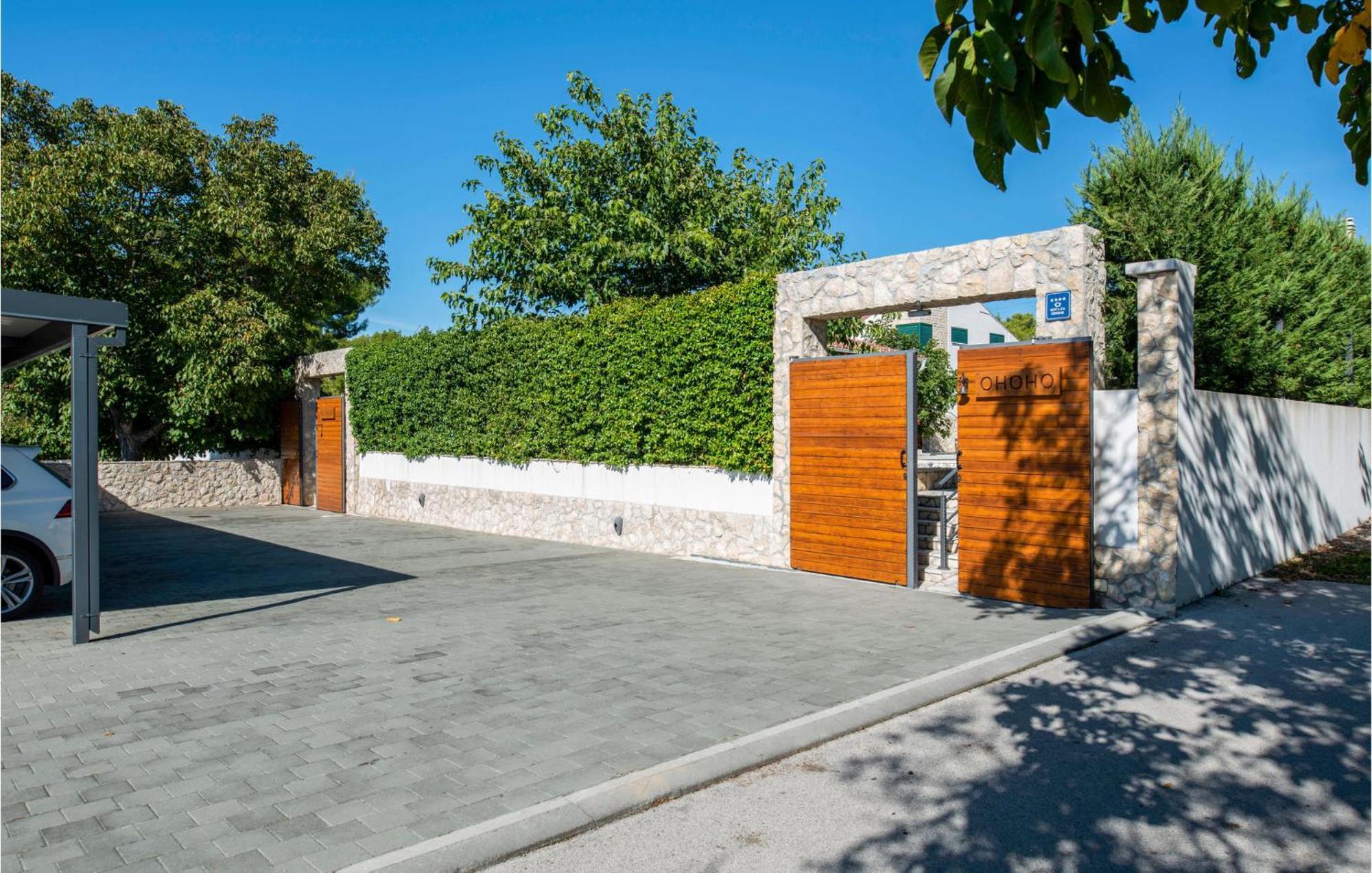 Lovely Home In Sibenik With Wifi Exteriör bild