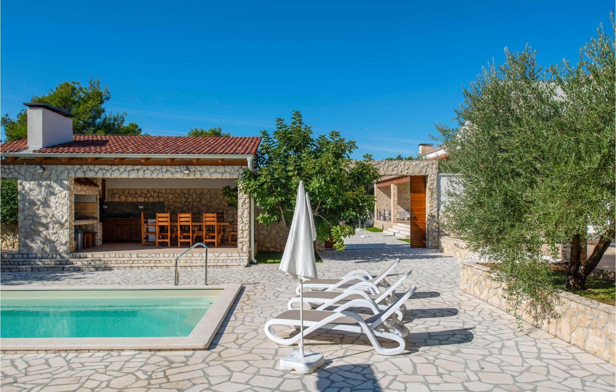 Lovely Home In Sibenik With Wifi Exteriör bild