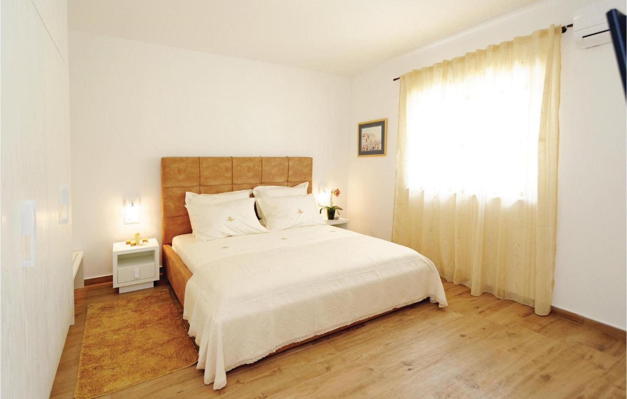 Lovely Home In Sibenik With Wifi Exteriör bild